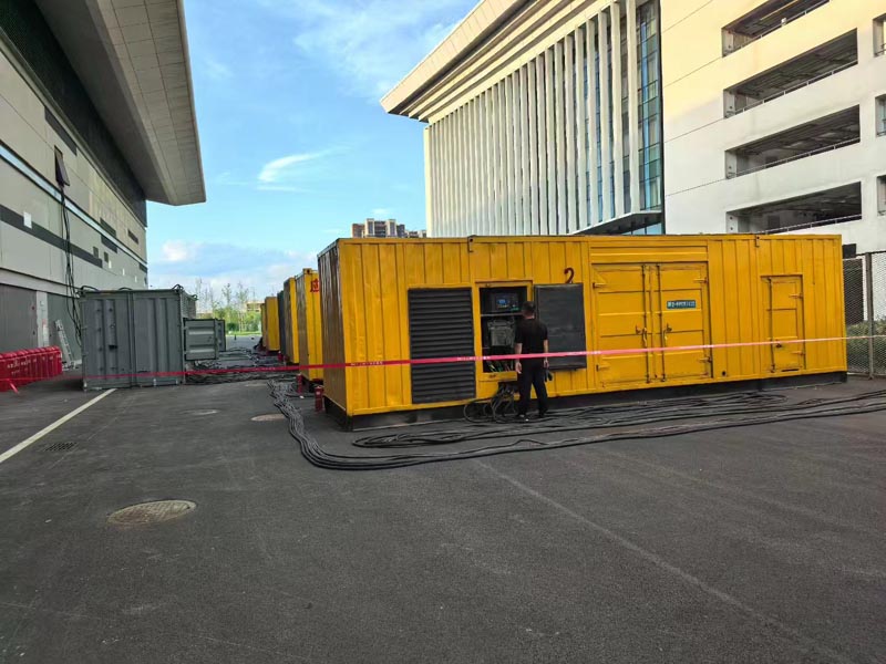 临县柴油发电机冬季保养注意事项？