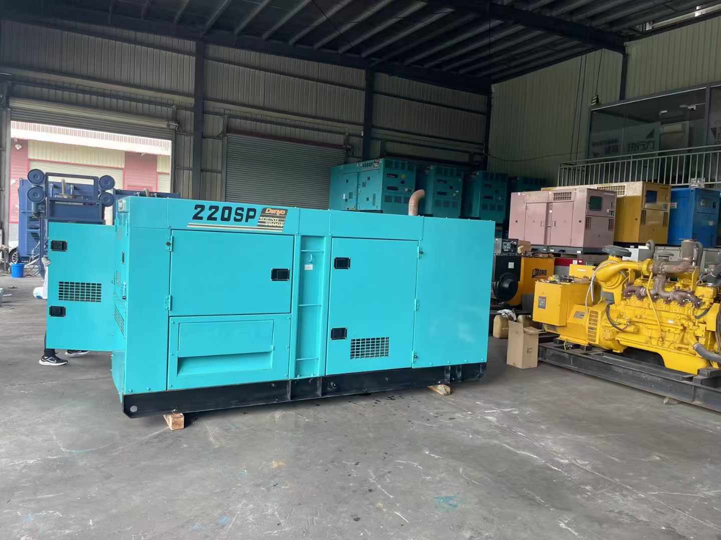 临县800kW 柴油发电机的输出电流波动范围是多少？