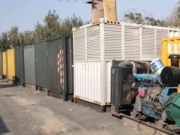 临县200KW柴油发电机机组每小时油耗是多少？
